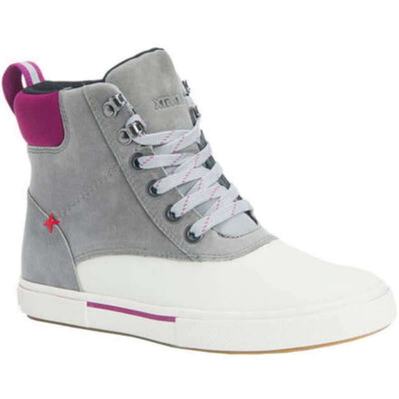 Xtratuf Women’s 6 in Leather Lace Ankle Deck Boot
